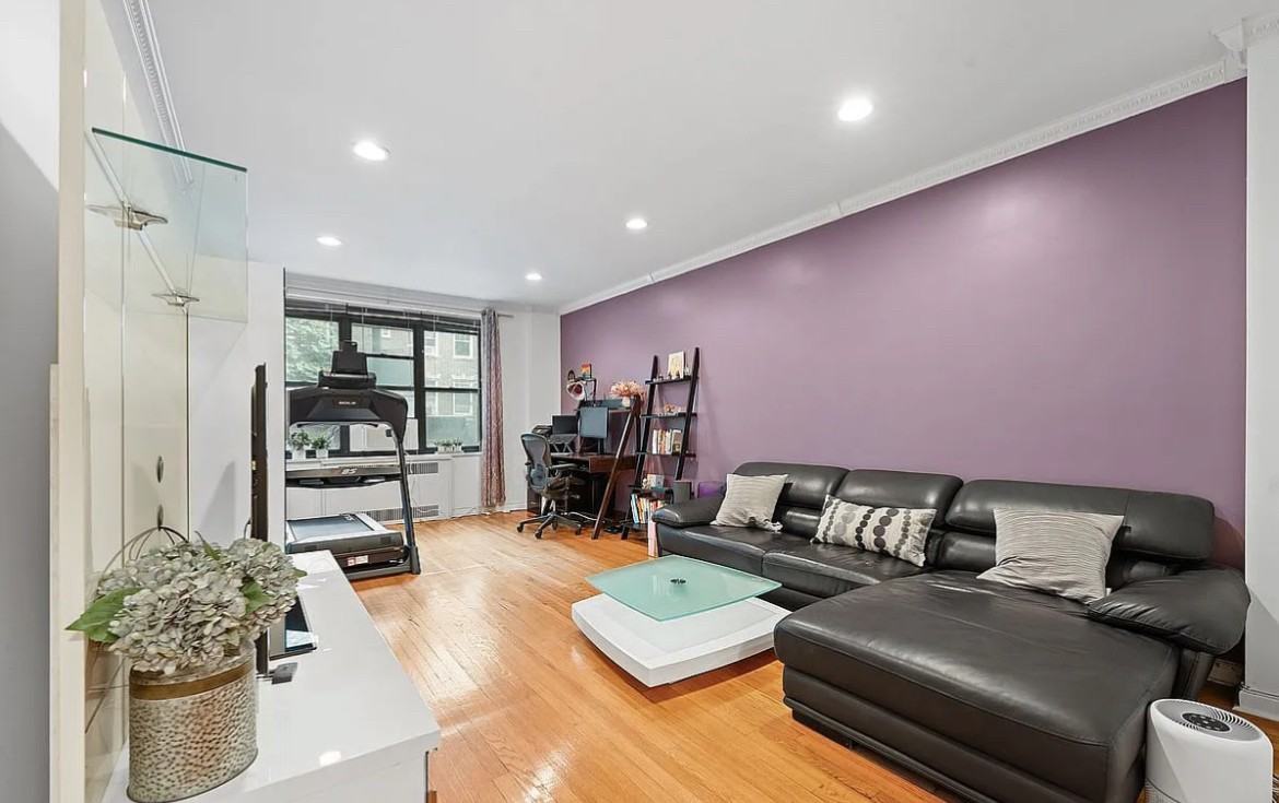 3440 79Th St - Photo 4 of 15