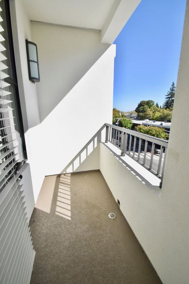 107 G St #208 - Photo 3 of 9