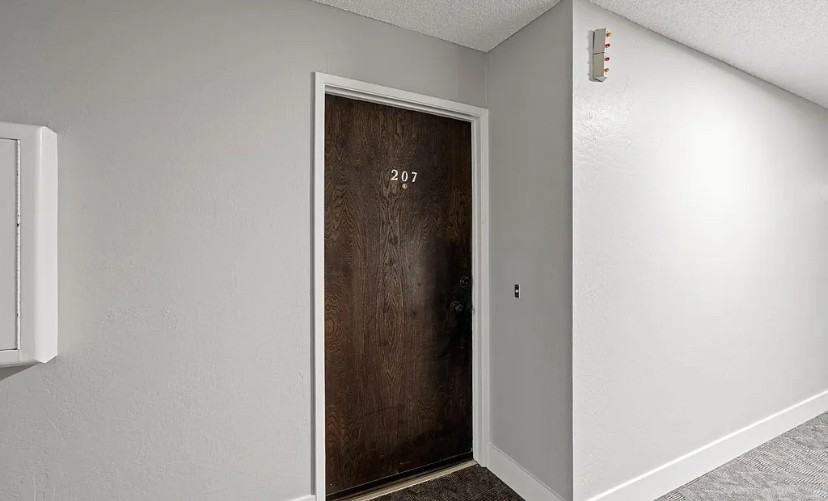 688 Mariners Island Blvd - Photo 2 of 27