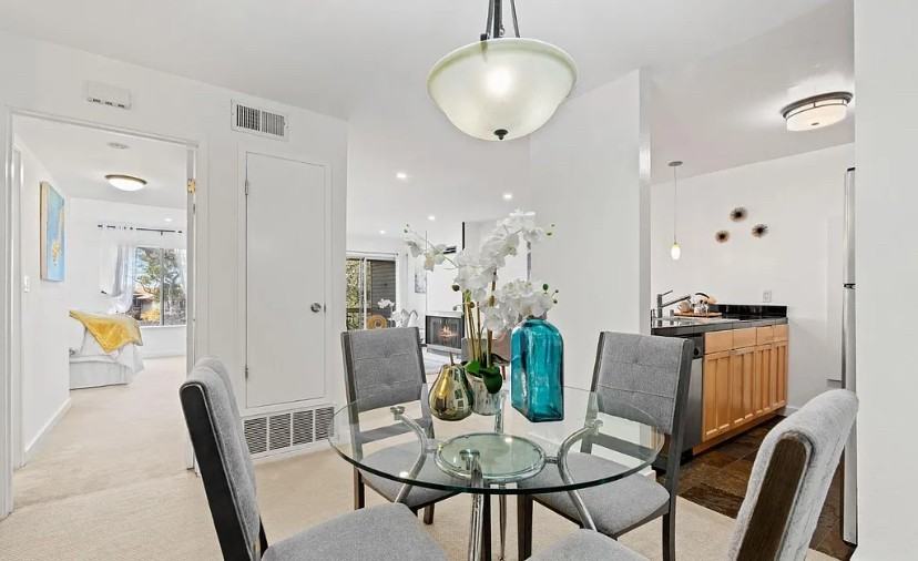 688 Mariners Island Blvd - Photo 4 of 27