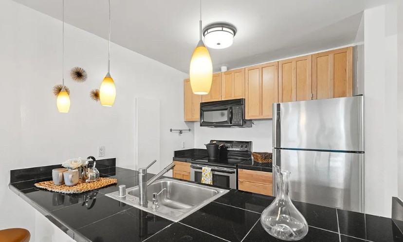 688 Mariners Island Blvd - Photo 7 of 27