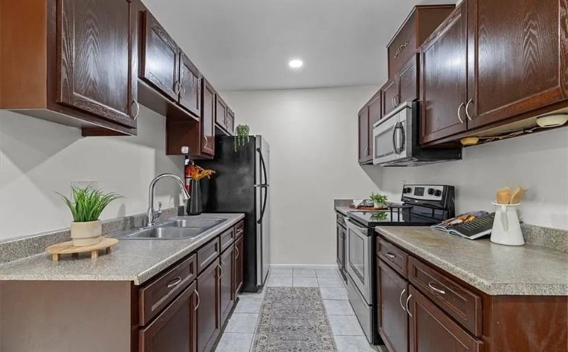 314 S Miraleste Dr - Photo 5 of 17