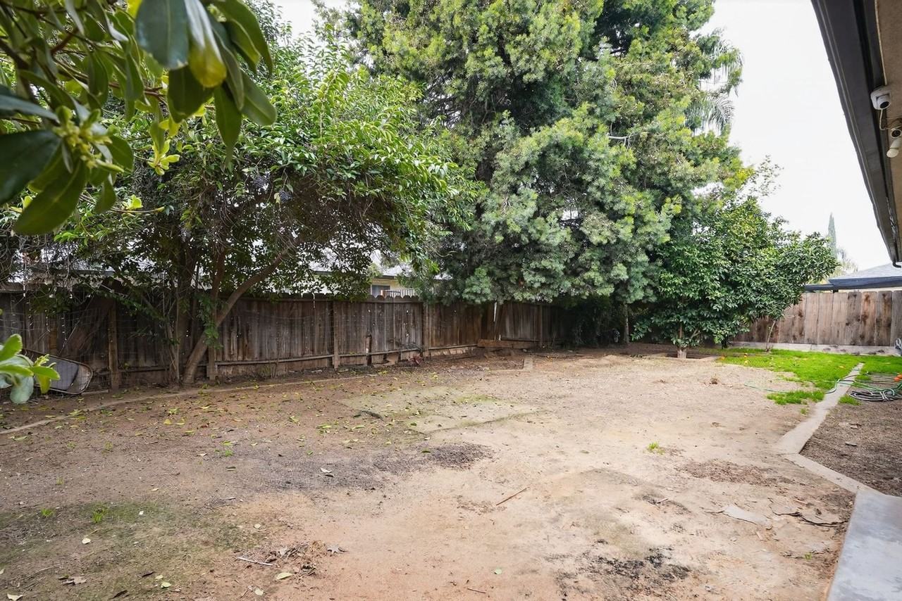 4115 N Briarwood Ave - Photo 5 of 31