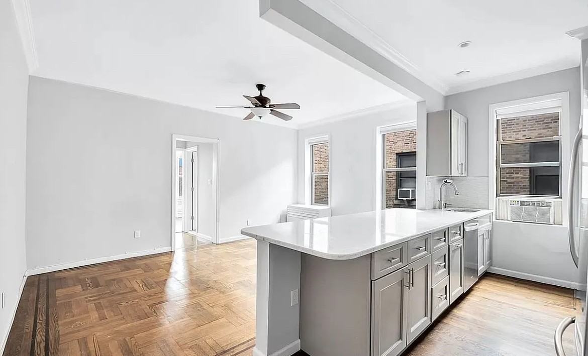 2439 38Th St - Photo 5 of 16