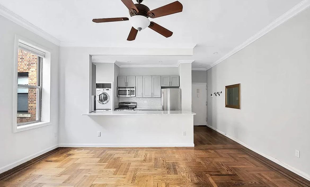 2439 38Th St - Photo 7 of 16