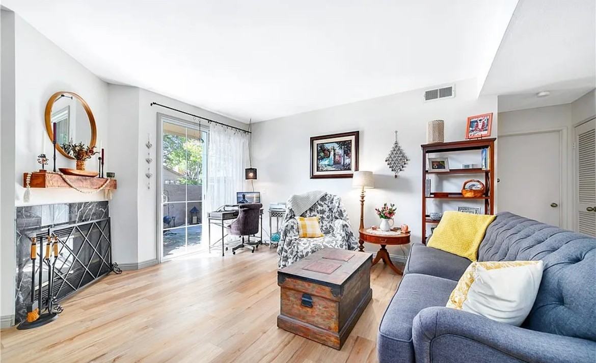 23705 Del Monte Dr - Photo 3 of 22