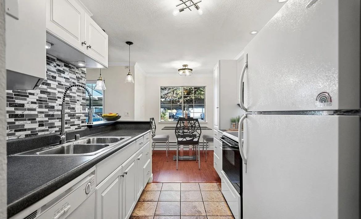 105 Lighthouse Dr - Photo 6 of 16