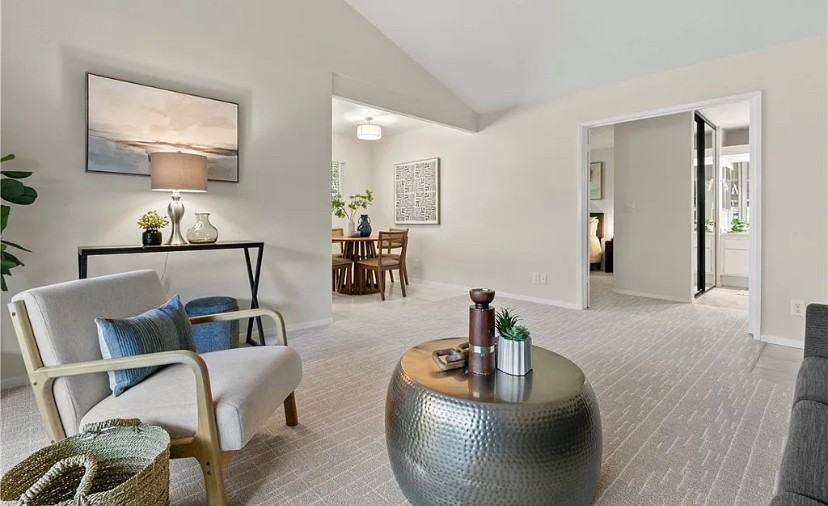 126 Streamwood - Photo 5 of 19