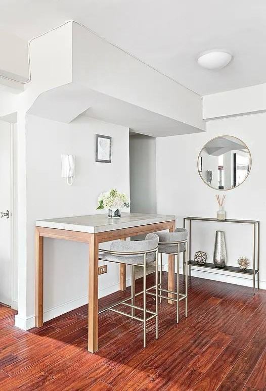 335 E 51St St - Photo 7 of 8