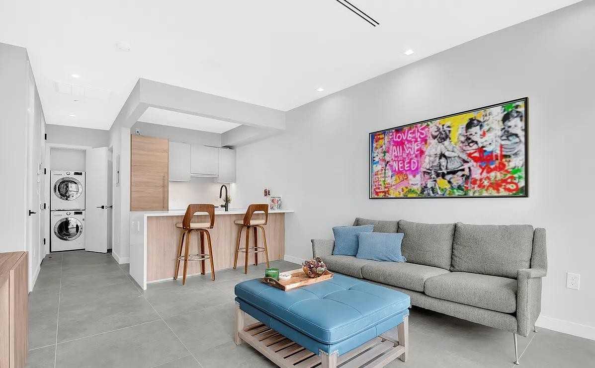 17 Diamond St - Photo 3 of 7