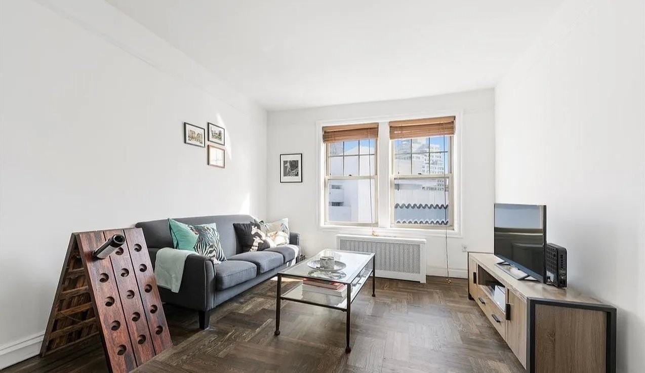 1 Bank St - Photo 2 of 7