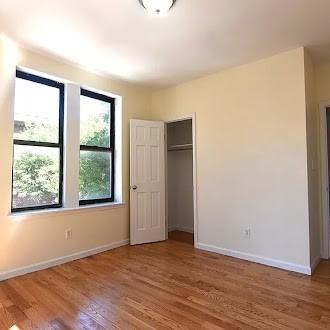 332 Keap St - Photo 4 of 8