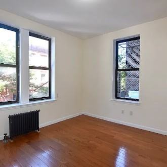 332 Keap St - Photo 5 of 8