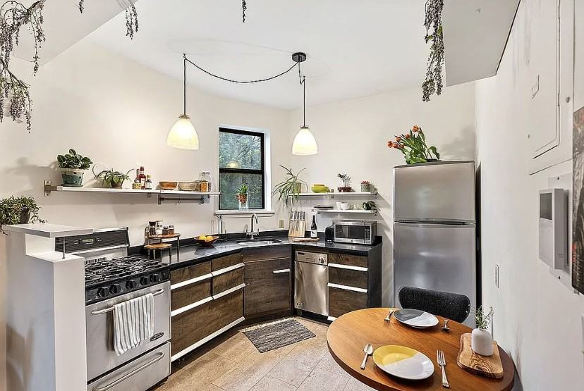 77 Underhill Ave #2A - Photo 3 of 10