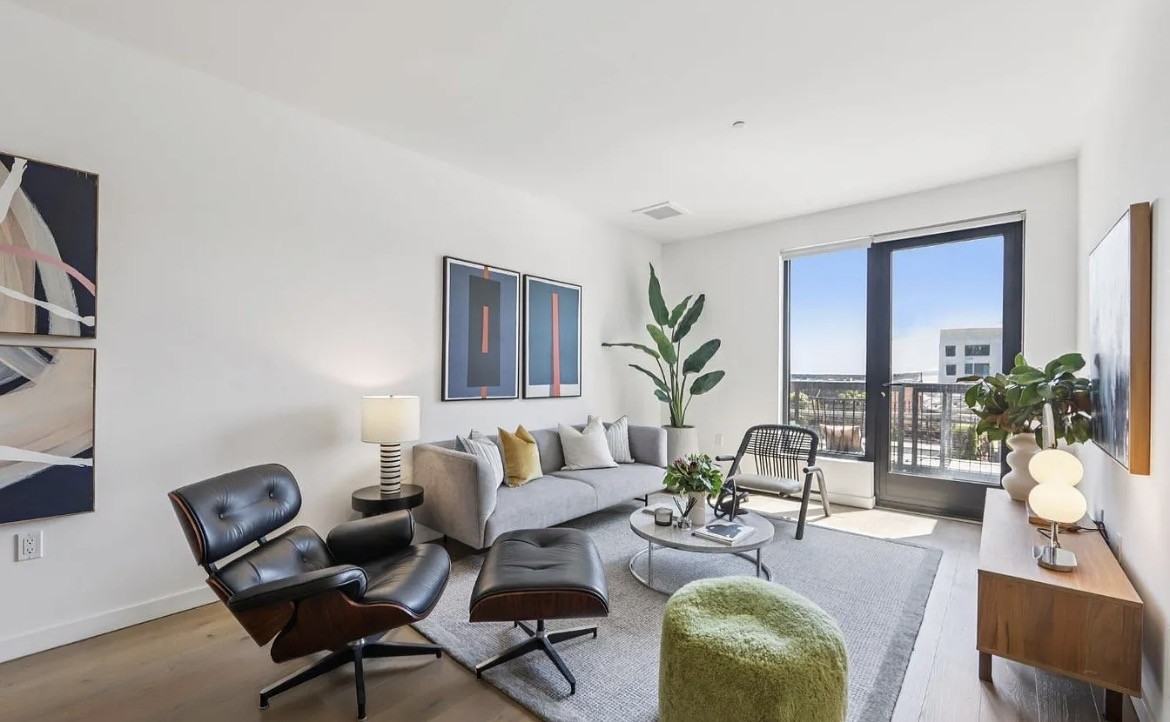 815 Tennessee St #306 - Photo 2 of 10