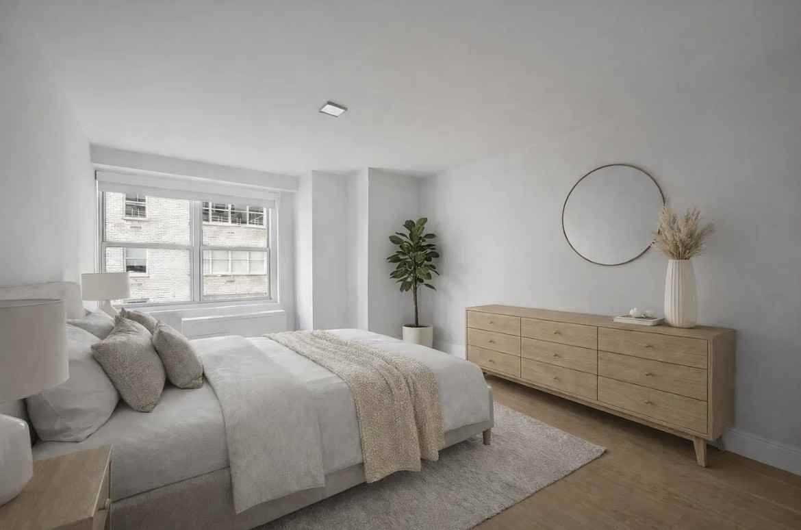 155 W 68th St #815 - Photo 2 of 8