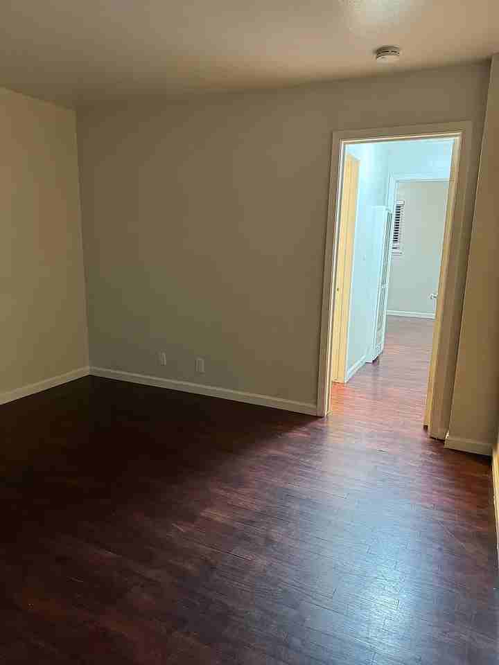 545 S 7th St #12 - Photo 3 of 9