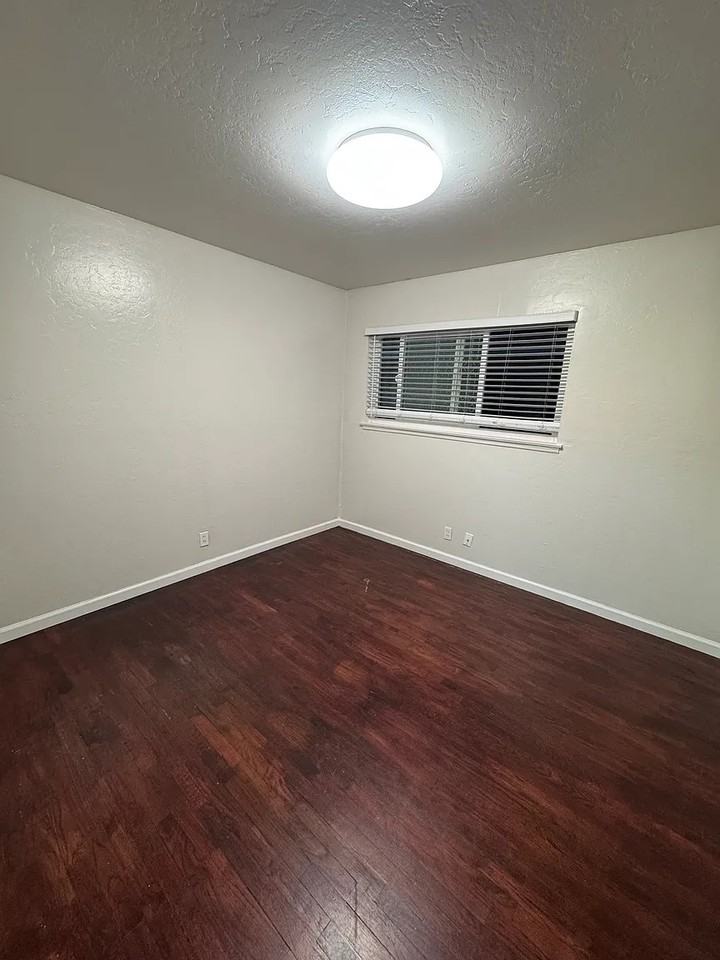 545 S 7th St #12 - Photo 4 of 9