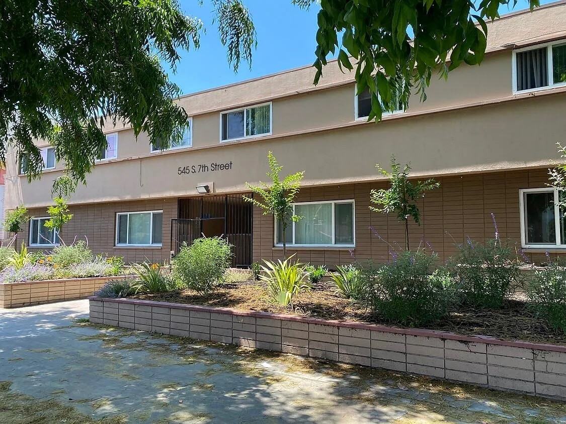 545 S 7th St #12 - Photo 5 of 9