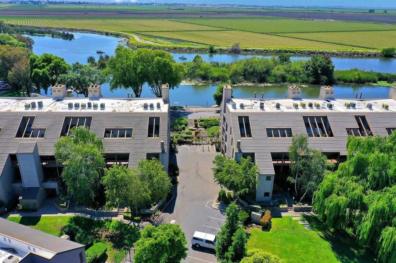 6713 Embarcadero Dr - Photo 4 of 12