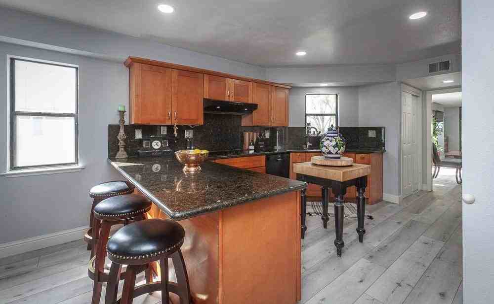 6713 Embarcadero Dr - Photo 7 of 12