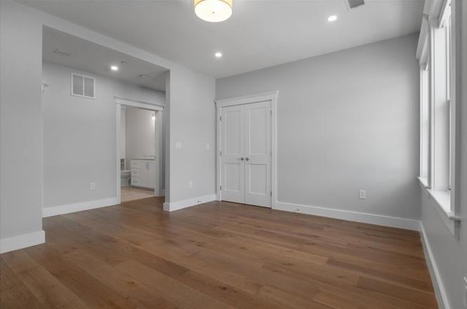 298 Washington St - Photo 3 of 13