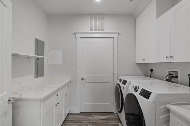 298 Washington St - Photo 7 of 13