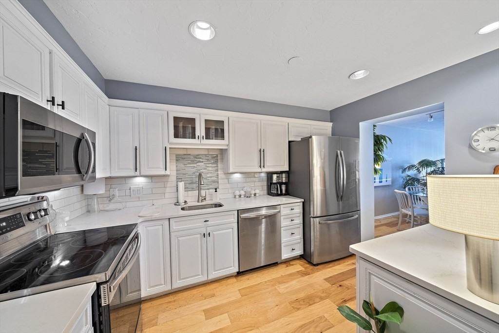 2001 Marina Dr - Photo 2 of 13