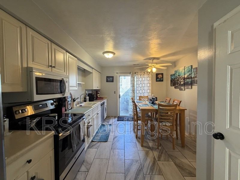 6040 Capital Pl - Photo 4 of 15