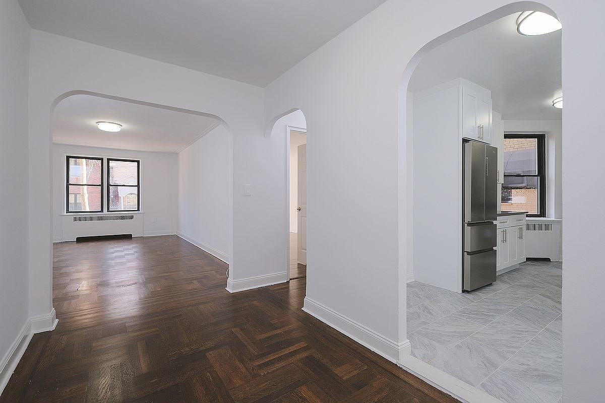 2685 Creston Ave #1F
