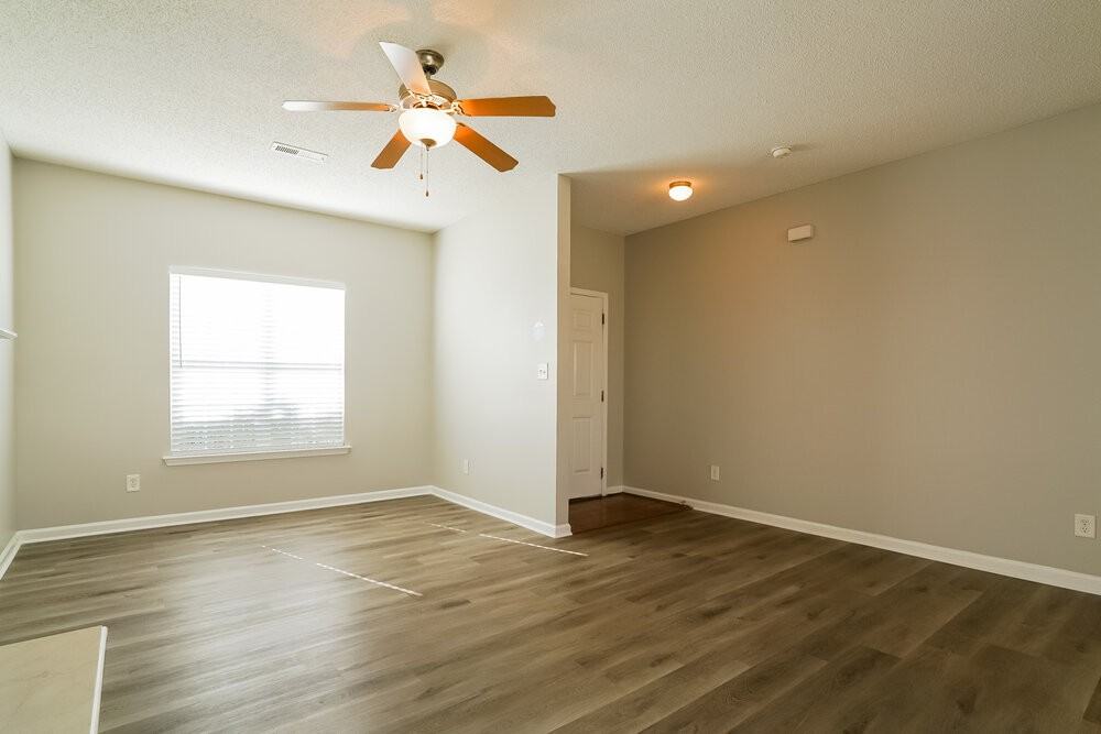 7028 Paint Rock Ln - Photo 4 of 17