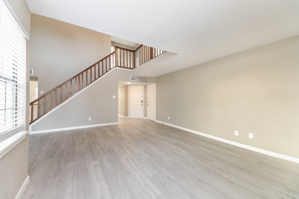 4044 Windhaven Ln - Photo 5 of 17