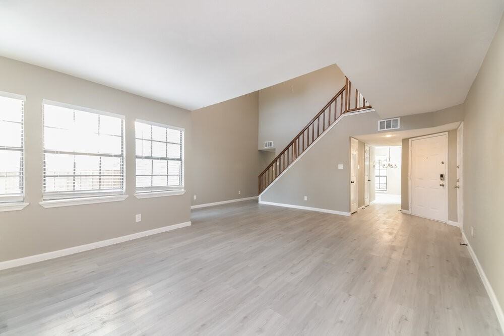 4044 Windhaven Ln - Photo 6 of 17