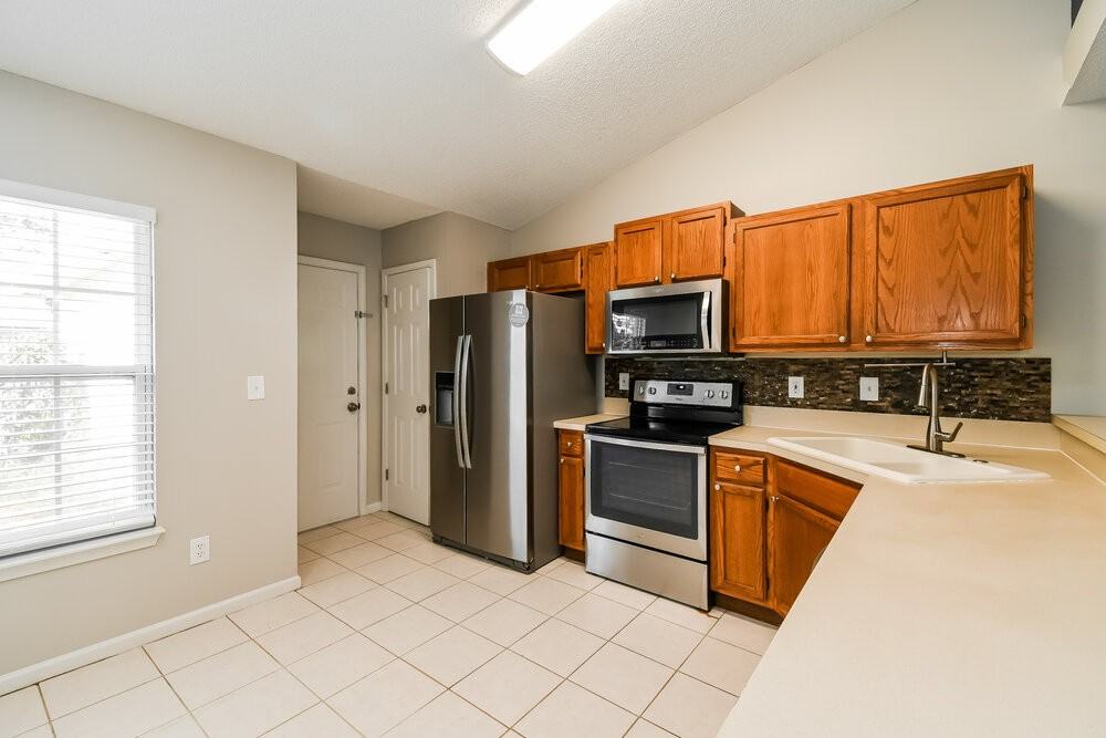 1630 Farm Way - Photo 7 of 16