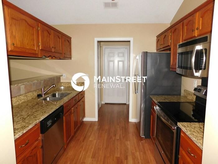 1688 Sarah Ann Dr W - Photo 2 of 28