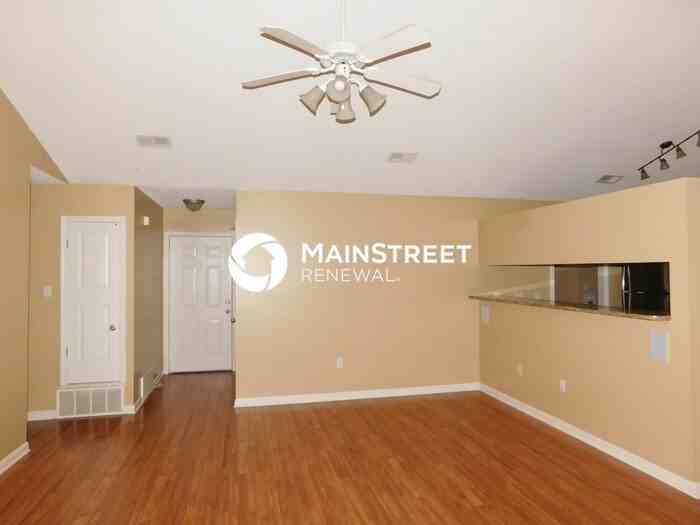 1688 Sarah Ann Dr W - Photo 4 of 28