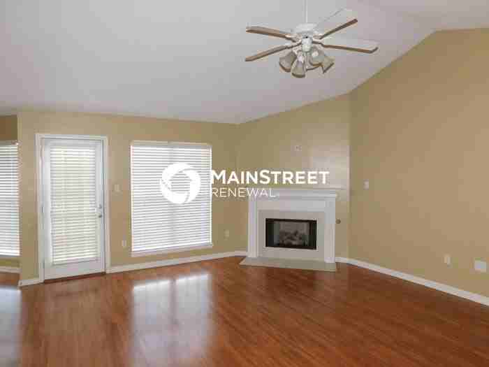 1688 Sarah Ann Dr W - Photo 5 of 28