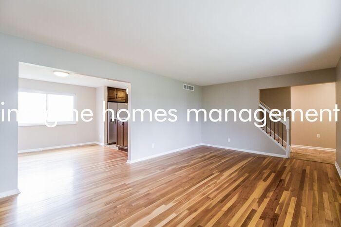 1750 Citadel Pl - Photo 5 of 23