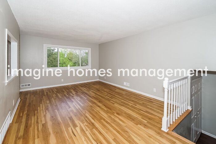 13763 Fordham Ave - Photo 3 of 17