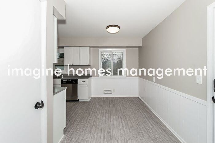 449 Walnut Ln - Photo 5 of 15