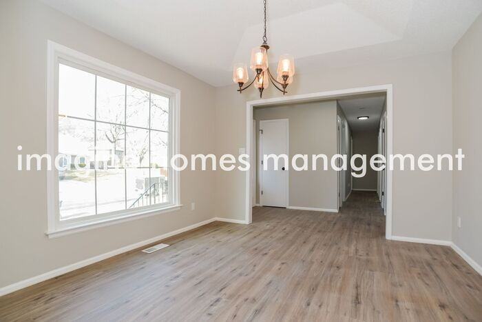 14629 S Locust St - Photo 5 of 18