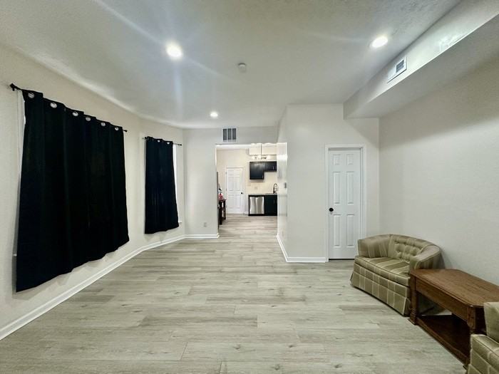 47 S Lasalle St - Photo 4 of 12