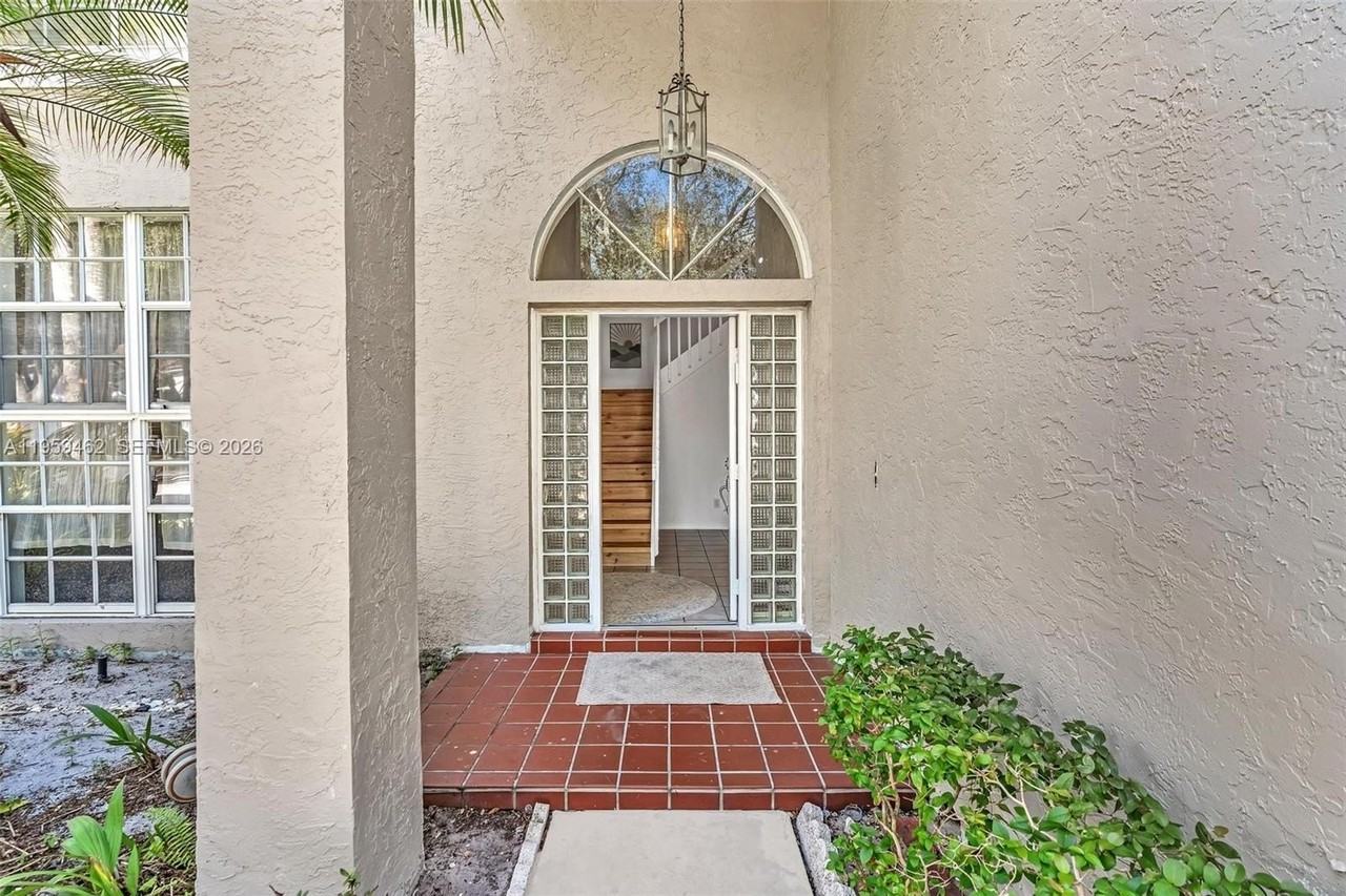 2927 Bogota Ave - Photo 4 of 50