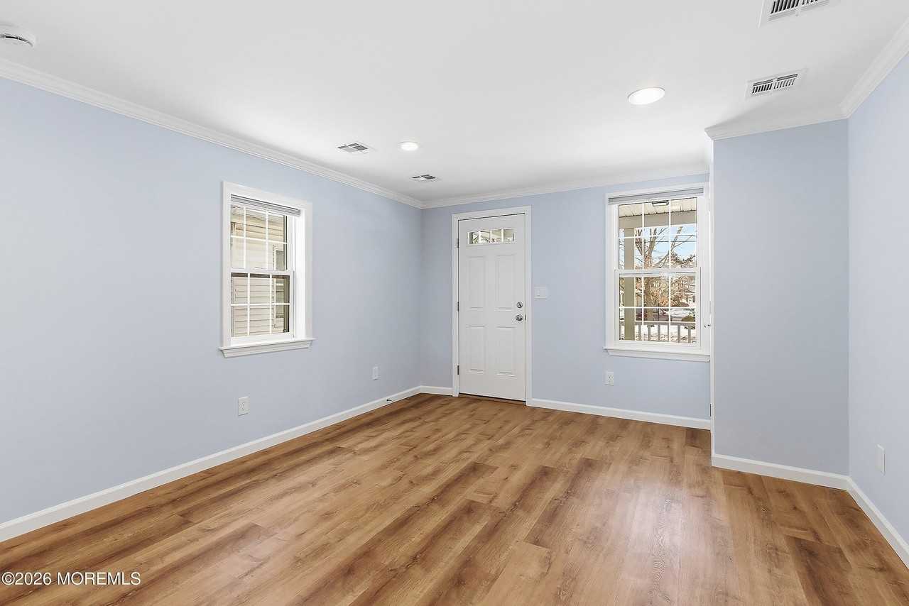 131 Spring St Unit B #B - Photo 3 of 17