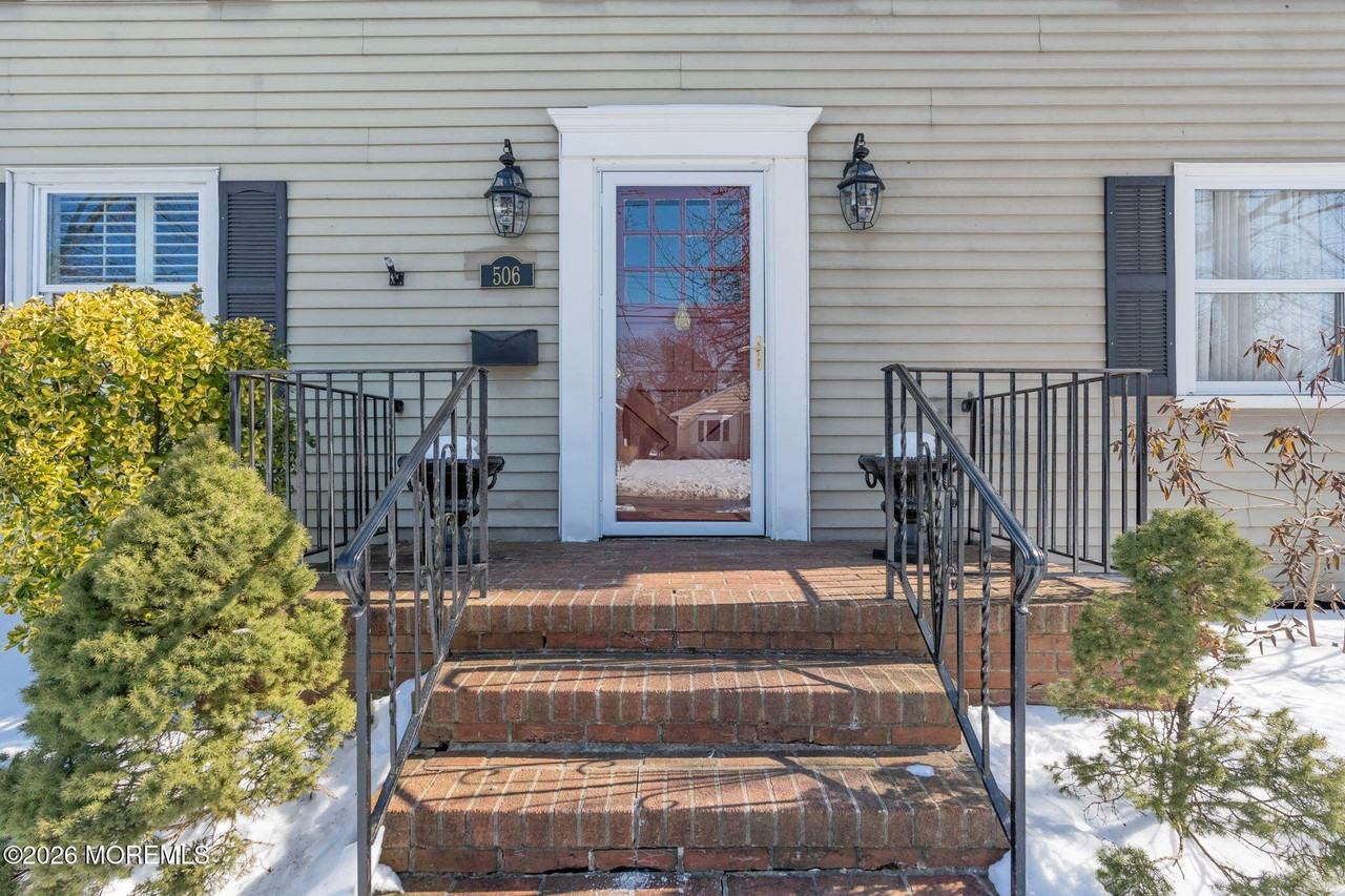 506 6th Ave - Photo 4 of 35