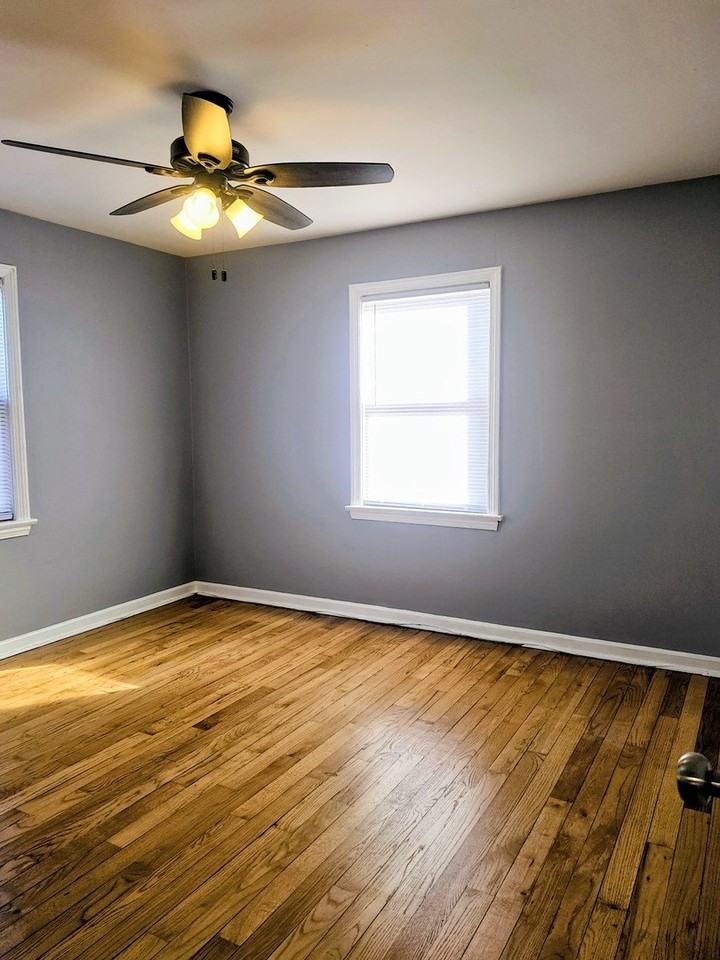 7630 S Jeffery Blvd #2 - Photo 3 of 10