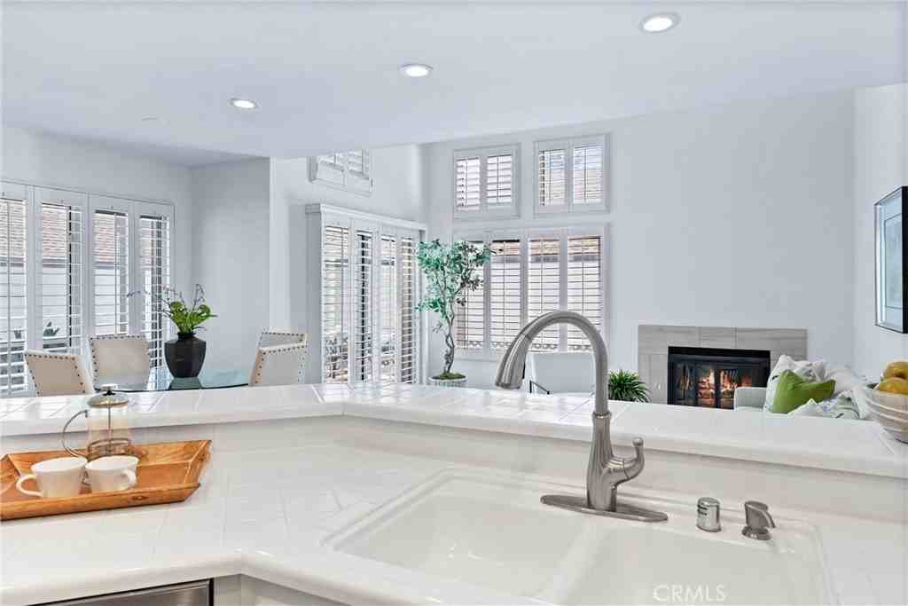 85 Briarglen - Photo 5 of 22