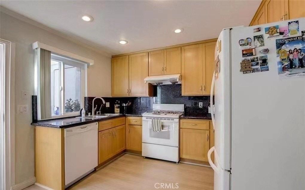 38 Fallbrook - Photo 6 of 11