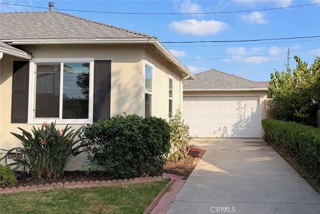 1505 N Rosewood Ave - Photo 4 of 36