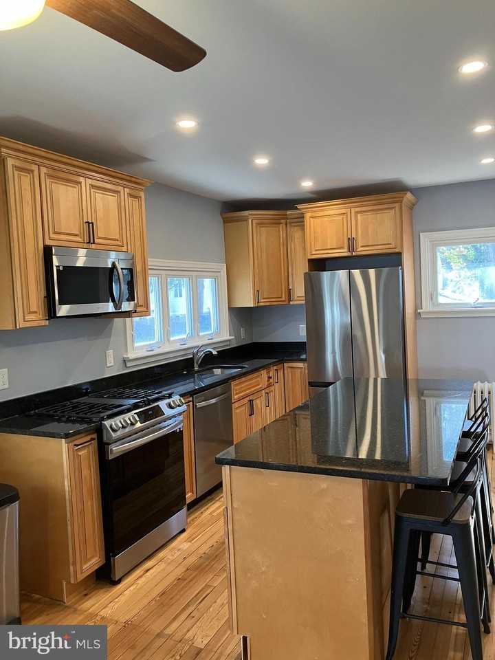 2626 Belmont Ave - Photo 5 of 8